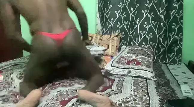Snapshot of Indian-Drag-Queen chatting on January 20, 2025, 4:55 pm Indian-Drag-Queen online show from January 20, 2025, 4:55 pm