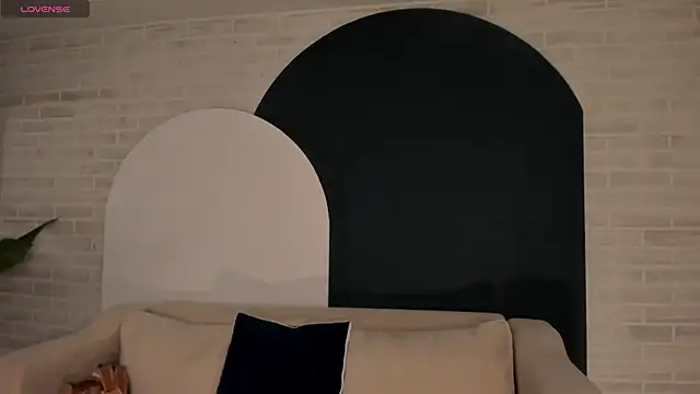 EveBensonX online show from March 27, 2026, 7:24 pm