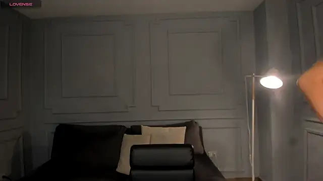 EveBensonX online show from April 1, 2026, 7:55 pm