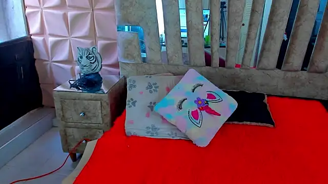 cute sassy online show from March 19, 2026, 10:14 pm