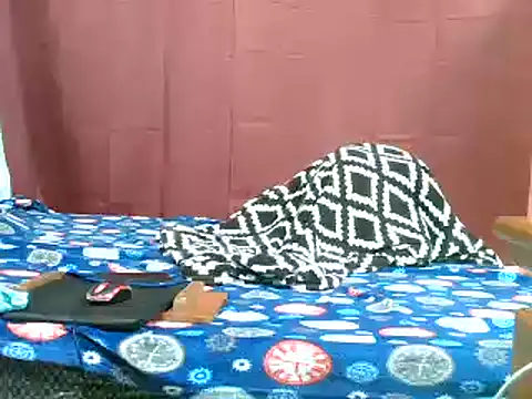 2ocmaxi online show from January 5, 2025, 4:06 pm