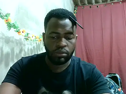 2ocmaxi online show from October 5, 2025, 3:10 pm