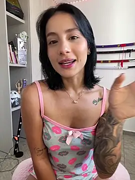 Snapshot of Ale_Lewis chatting on March 7, 2025, 2:01 pm Ale Lewis online show from March 7, 2025, 2:01 pm