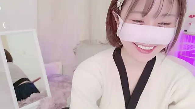 Snapshot of Yuu__k chatting on January 24, 2025, 2:08 pm Yuu  k online show from January 24, 2025, 2:08 pm