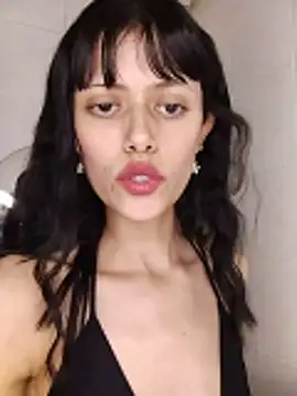  Jessy Moon  online show from May 21, 2026, 9:22 pm