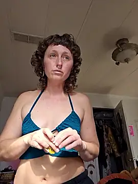 mossy kiss online show from January 12, 2026, 6:13 pm