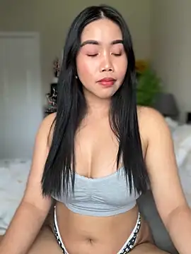 Snapshot of JazzieXo chatting on December 5, 2024, 8:55 pm JazzieXo online show from December 5, 2024, 8:55 pm