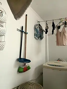 gabiTetas online show from December 3, 2025, 7:34 pm