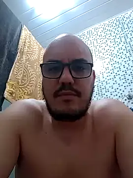 Snapshot of RobertoBuzios22 chatting on December 15, 2024, 6:26 pm RobertoBuzios22 online show from December 15, 2024, 6:26 pm