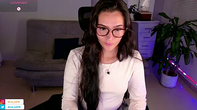 ImLui lu online show from February 19, 2025, 4:34 am