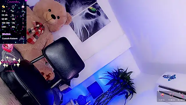 Sophiesweet5 online show from February 16, 2025, 11:27 am