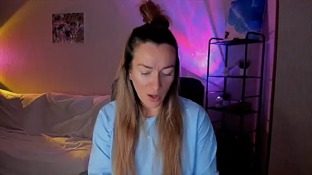 RebeccaMartinez online show from December 5, 2025, 6:44 am