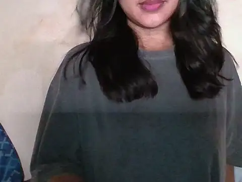 Snapshot of _smiling4u_ chatting on May 6, 2026, 6:57 pm smiling4u online show from May 6, 2026, 6:57 pm