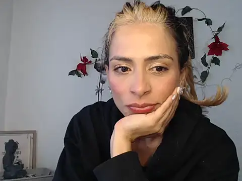 Liamiler01  online show from December 18, 2024, 12:51 pm