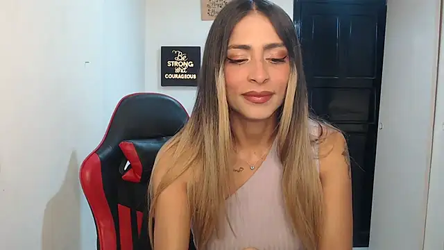 Liamiler01  online show from November 10, 2025, 11:53 am