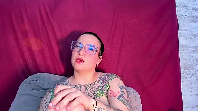 Snapshot of DEVA_BLUE_ chatting on March 16, 2025, 1:28 am DEVA BLUE  online show from March 16, 2025, 1:28 am