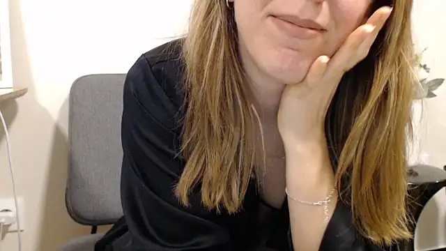 ninfa2000 online show from February 21, 2026, 9:05 pm