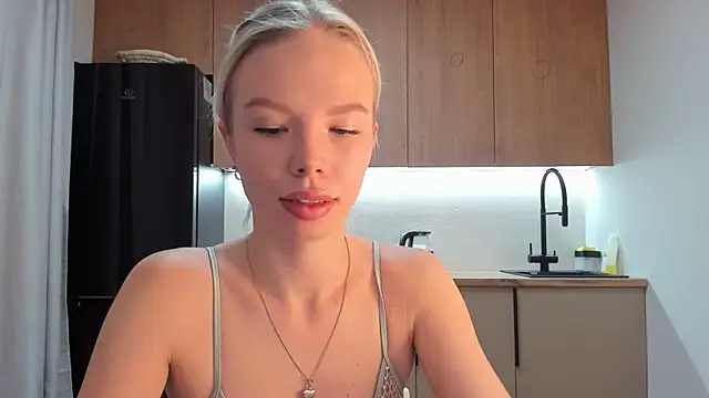Olivia Bells online show from December 16, 2024, 9:20 pm