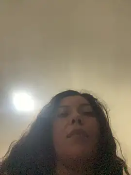 -Marivalda- online show from December 17, 2025, 11:44 pm