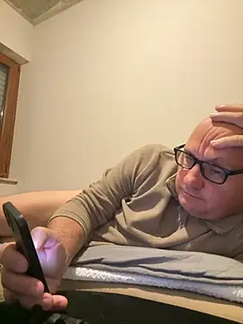 vanjbi45 online show from October 18, 2025, 5:10 am