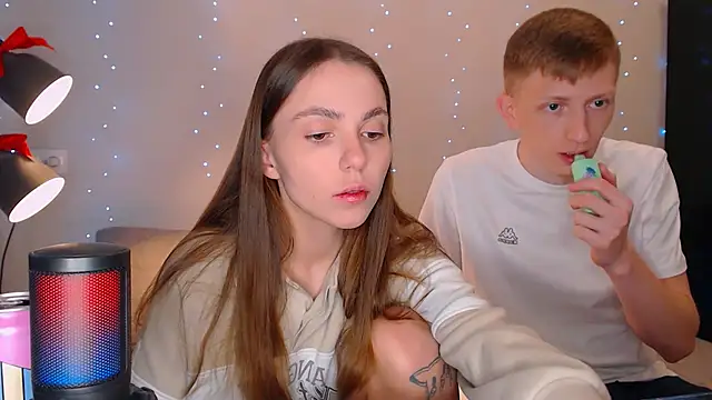 juliaanddima online show from February 6, 2025, 7:35 am