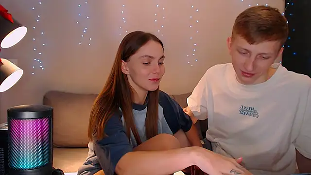 juliaanddima online show from February 27, 2025, 11:59 pm