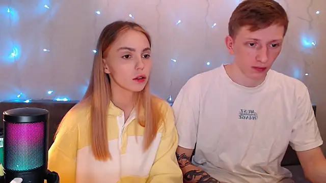 juliaanddima online show from October 1, 2025, 9:32 pm