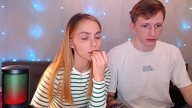 juliaanddima online show from October 11, 2025, 9:35 pm