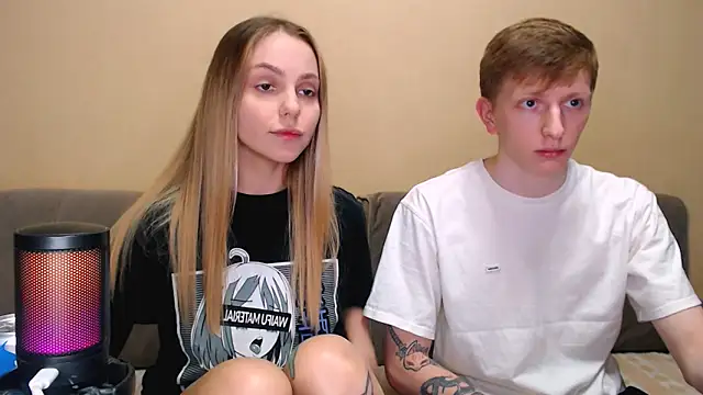 juliaanddima online show from February 24, 2026, 10:41 pm