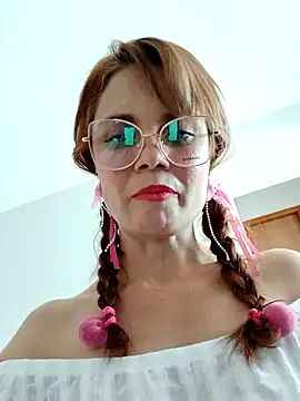 Snapshot of Meganlola chatting on September 15, 2025, 1:55 pm Meganlola online show from September 15, 2025, 1:55 pm