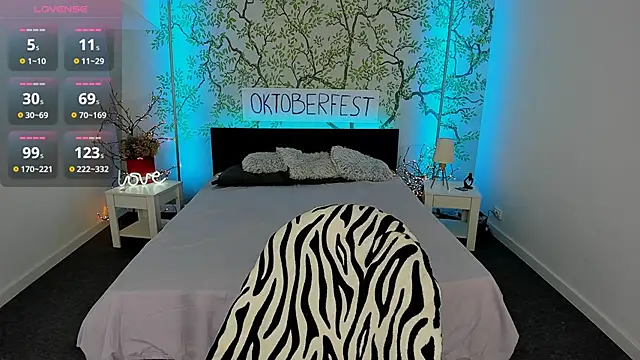 Linda EX online show from September 14, 2025, 6:12 am