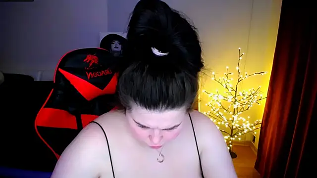 Emily Mo online show from January 24, 2025, 10:11 am