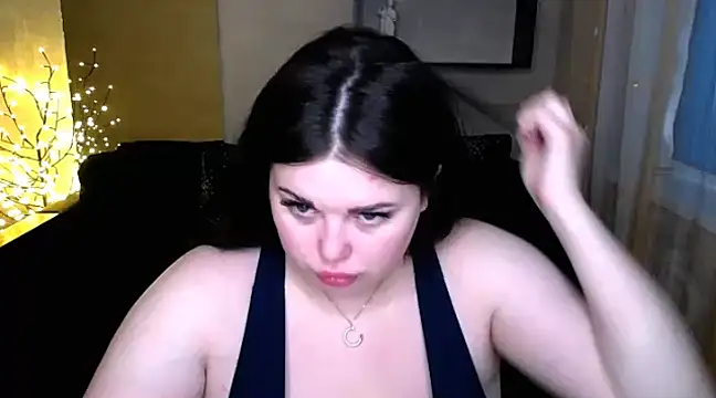 Emily Mo online show from March 16, 2025, 6:31 am