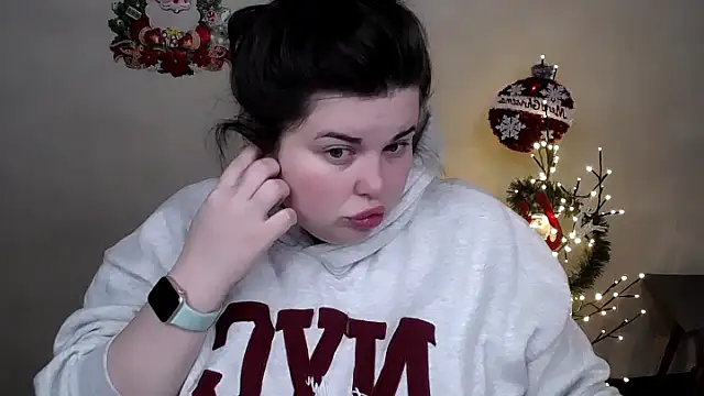 Emily Mo online show from December 16, 2025, 6:29 am