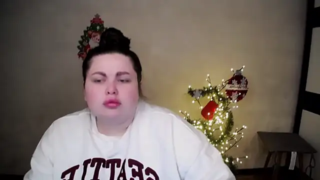 Emily Mo online show from December 23, 2025, 6:00 am