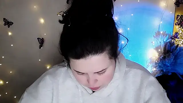 Emily Mo online show from February 6, 2026, 6:51 am