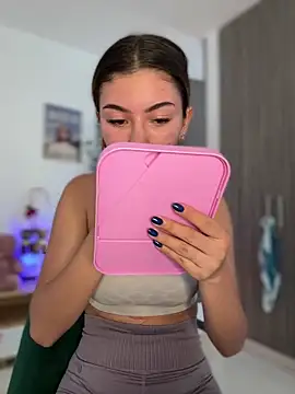 Your Honeey online show from December 10, 2024, 9:00 pm