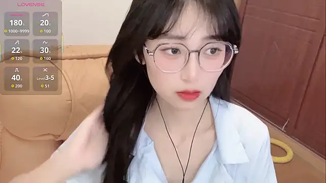 4uoki online show from December 14, 2025, 3:50 pm