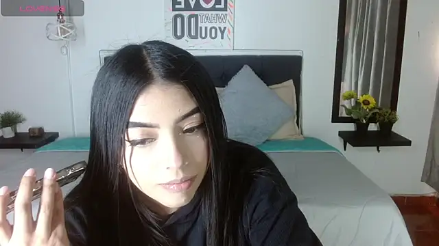 eva six online show from October 9, 2025, 6:06 pm