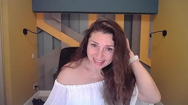 EllaLong online show from December 7, 2024, 12:35 pm