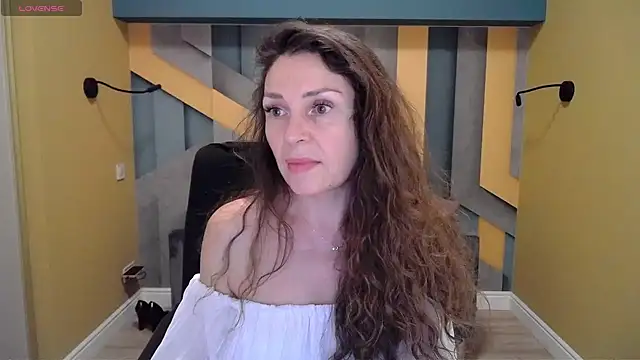 EllaLong online show from December 31, 2024, 12:36 pm