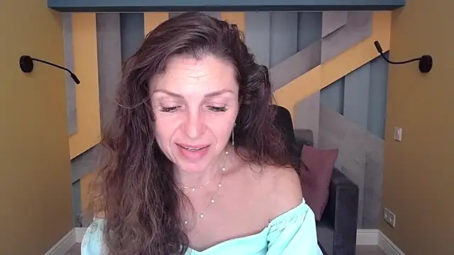 EllaLong online show from September 13, 2025, 11:32 am