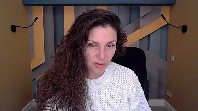 EllaLong online show from November 11, 2025, 12:27 pm