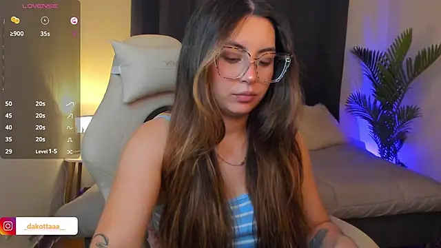 Snapshot of dakottaa_ chatting on February 14, 2026, 12:07 am dakottaa online show from February 14, 2026, 12:07 am