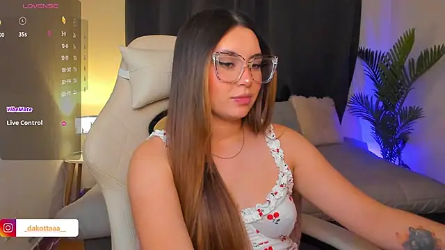 Snapshot of dakottaa_ chatting on February 15, 2026, 12:29 am dakottaa online show from February 15, 2026, 12:29 am