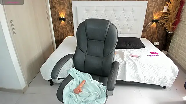 kitty  horny online show from January 29, 2025, 5:35 pm