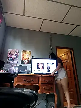 DanelyLopez online show from January 21, 2025, 8:00 pm