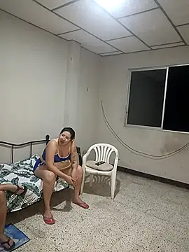 DanelyLopez online show from December 1, 2025, 1:21 am