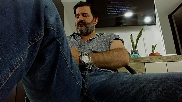 Maxi TheBigDaddy online show from March 18, 2026, 1:36 pm