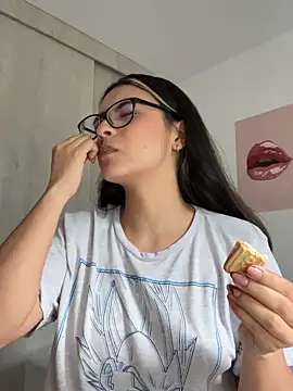 Snapshot of Cat2525 chatting on February 8, 2026, 9:07 pm Cat2525 online show from February 8, 2026, 9:07 pm